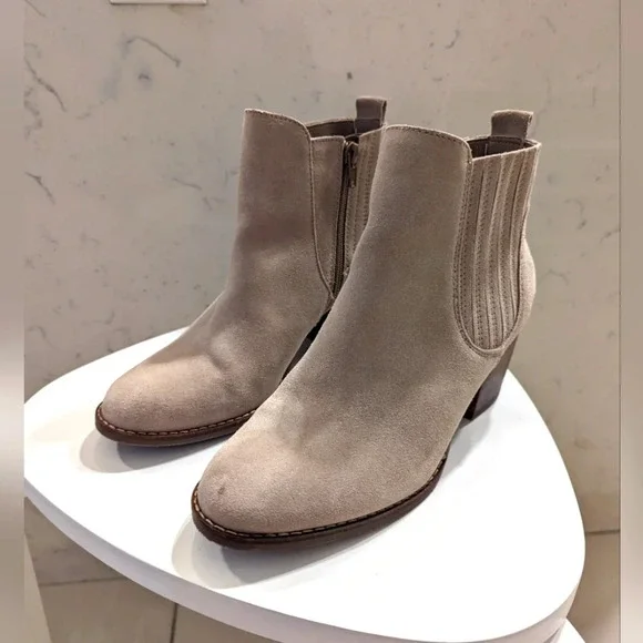 Crown Vintage Taupe Suede Leather Western Ankle Booties Block Heel Size 7.5 - Picture 10 of 11